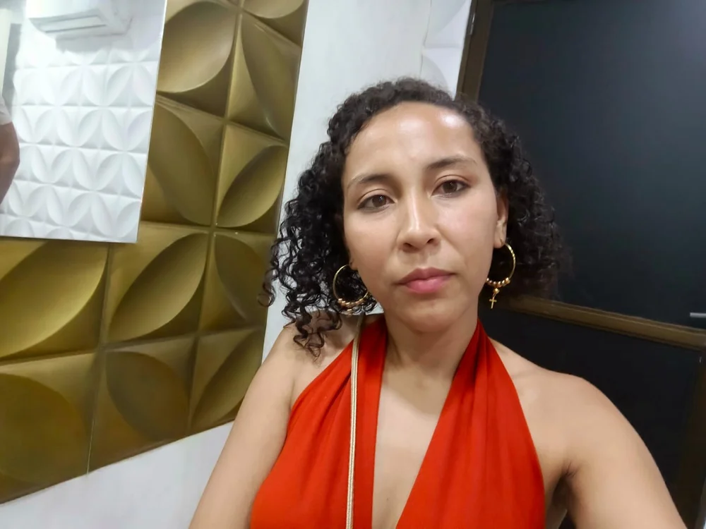 Carla_Solis' Offline Chat Room