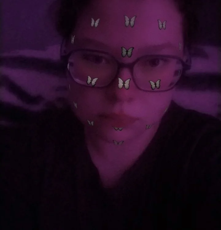 MollyMacey's Offline Chat Room