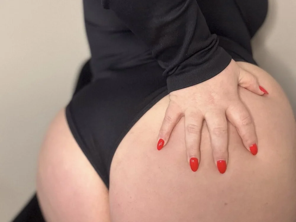 curvy_milfnextdoor offline XXX-chat