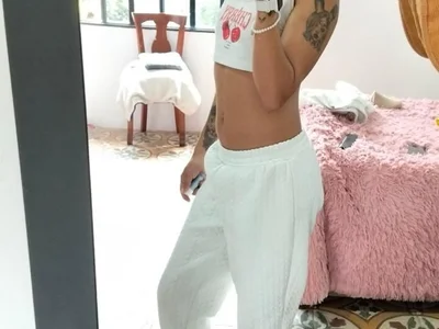 SaraJoness__ profile