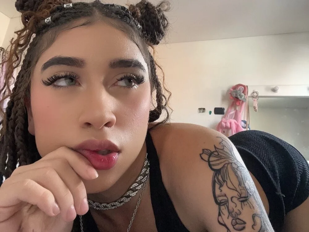 alahia_pinkn Live XXX chat