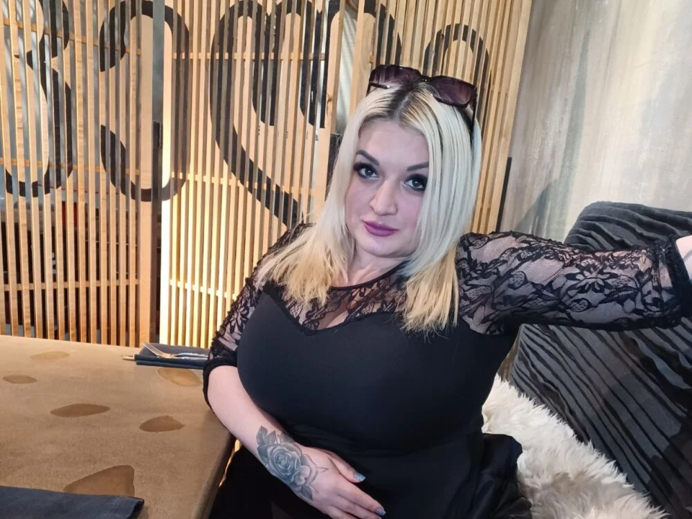 Offline XXX chat modela CharleyCream