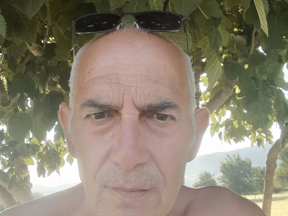 Rychard53 Adlı Modelin Çevrimdışı XXX Sohbeti