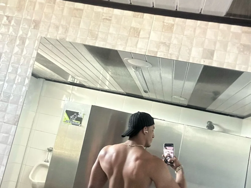 axelsavage042 offline XXX-chatje