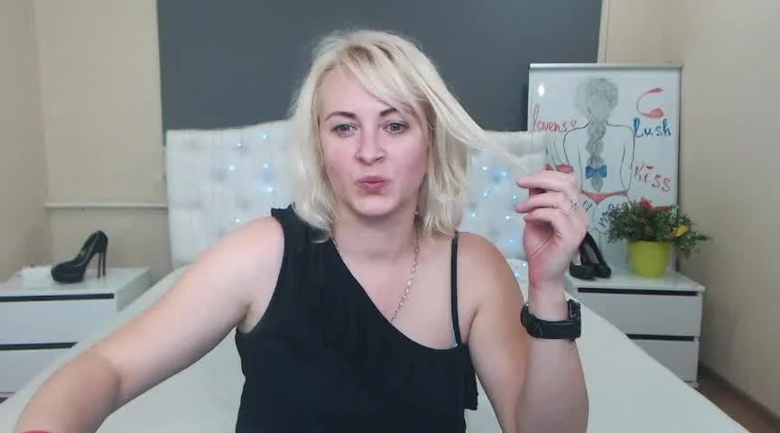 MilenaRivera's Offline Chat Room