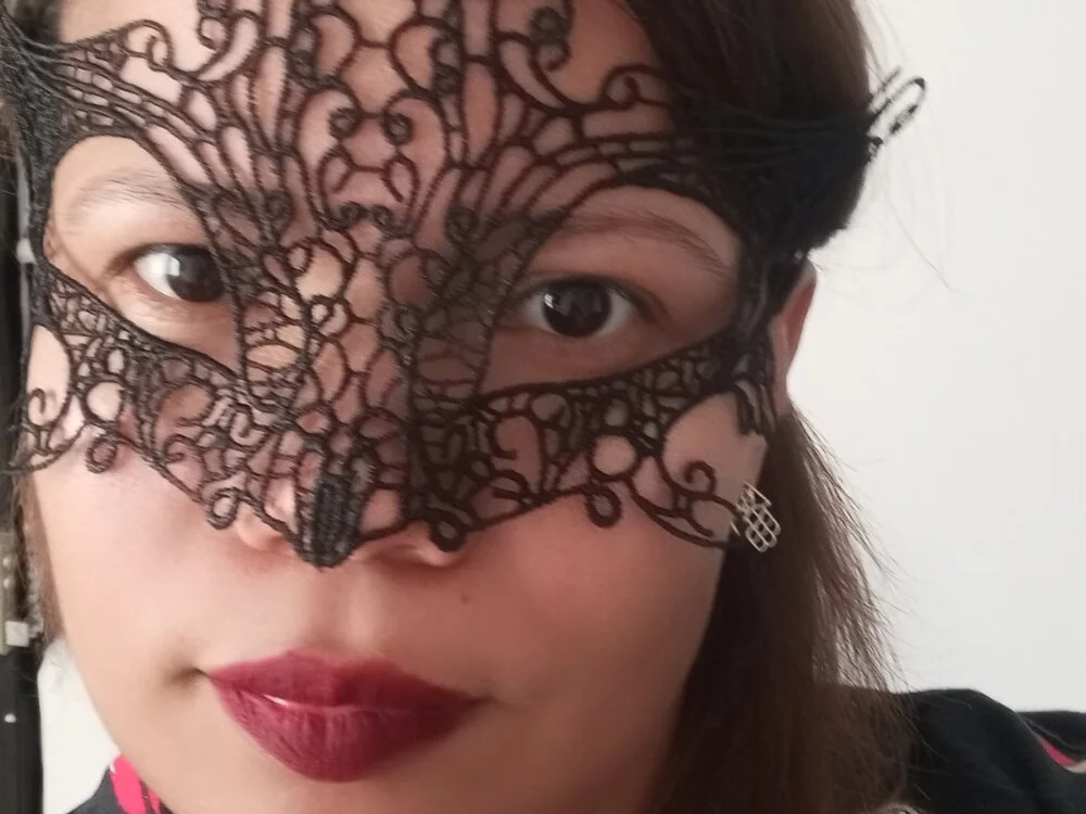 latinskin's Offline XXX Chat