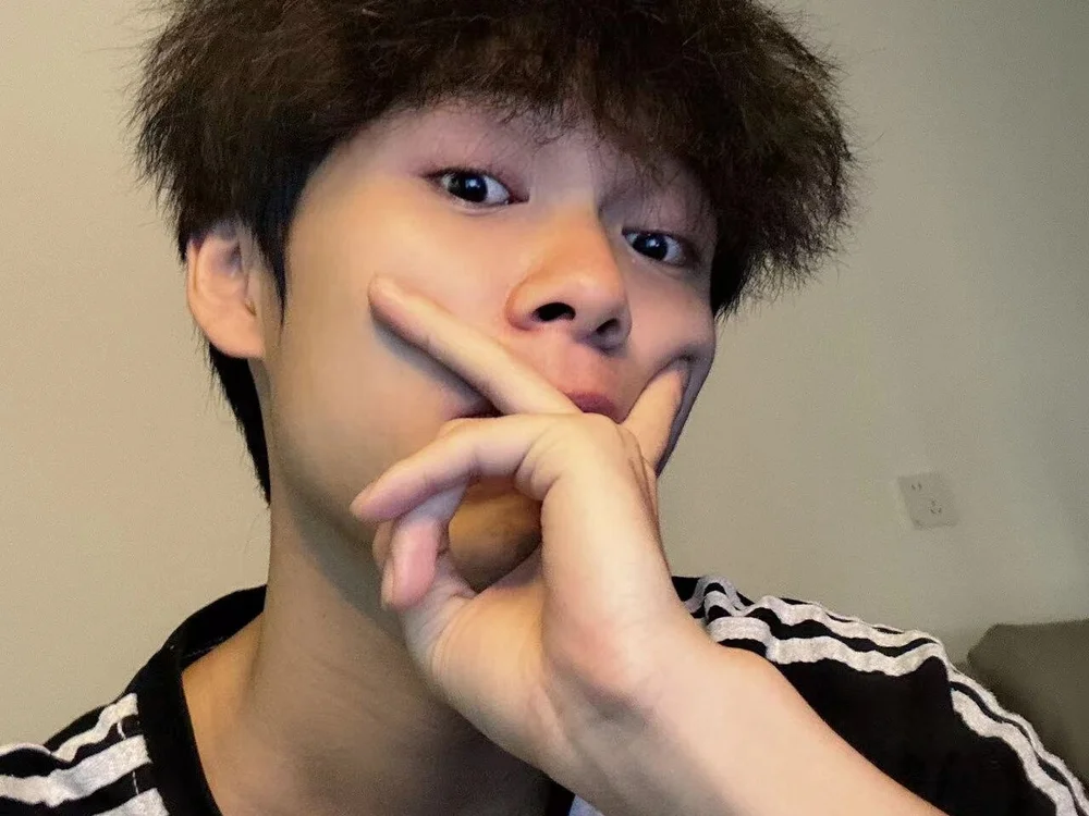 xiaottt1918 Offline XXX Chat