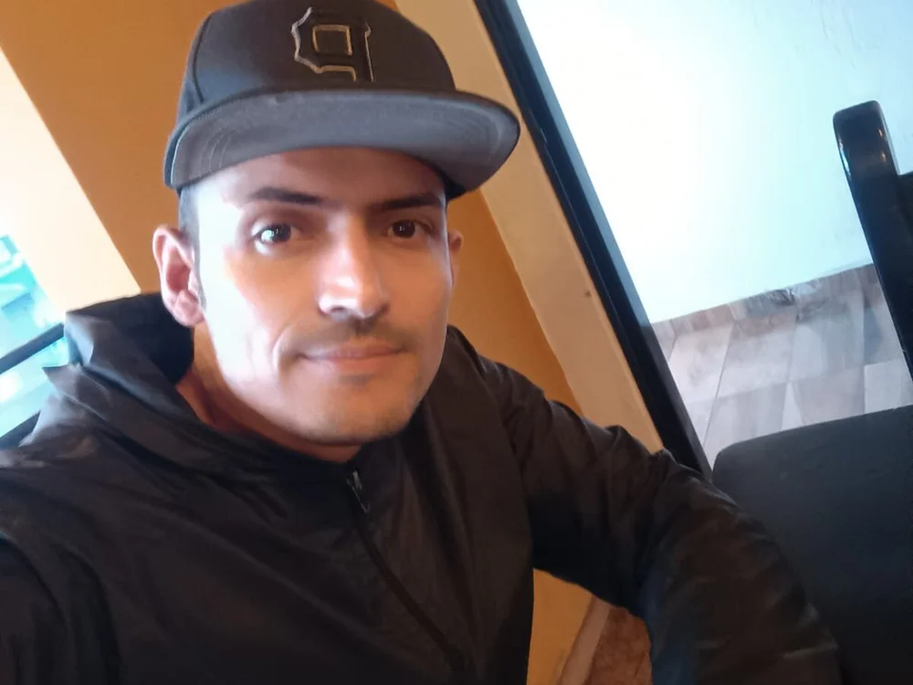 Elderdededed's Offline Chat Room