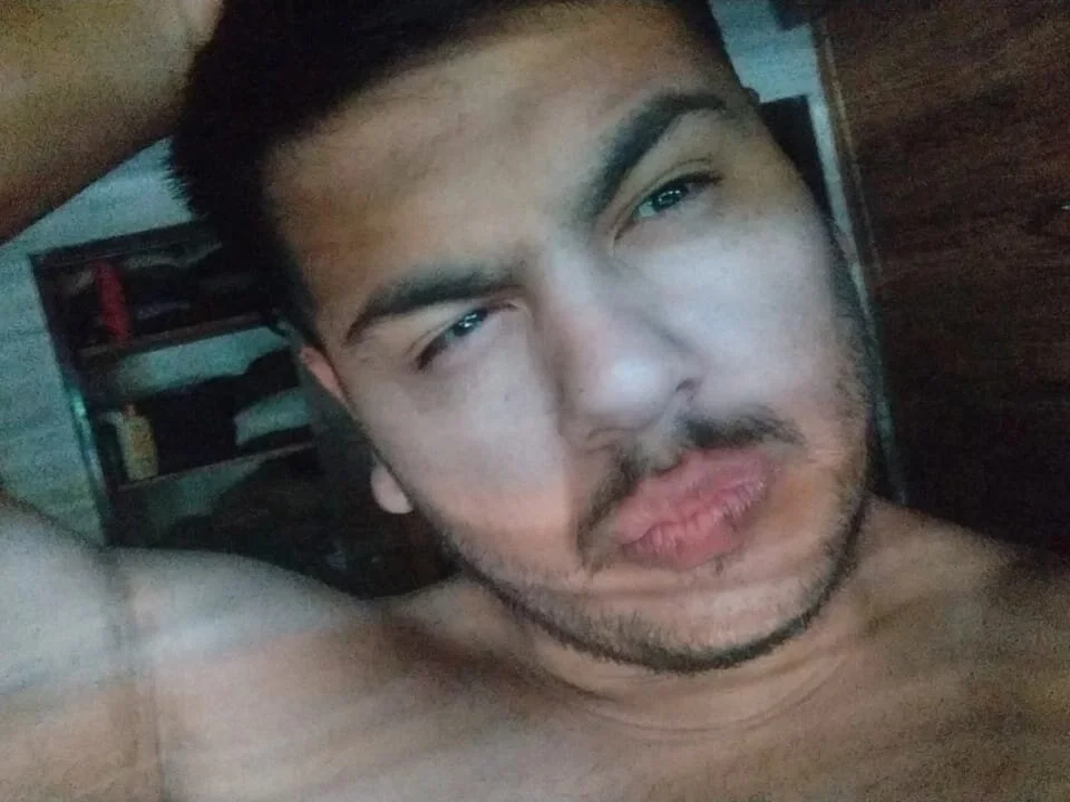 Nicolinoar01's Offline XXX Chat