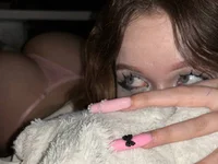 Virelyaa's webcam live show