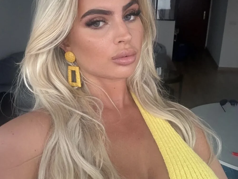 blondebarbie124x Offline XXX-Chat