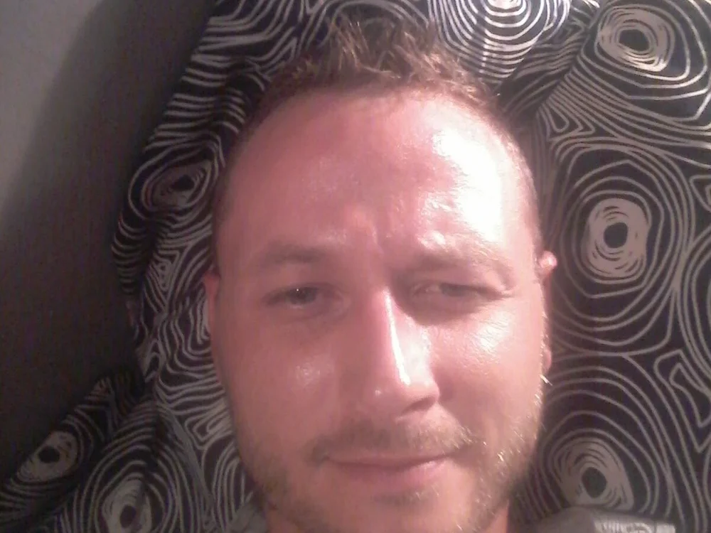 DirkDiggler8074 offline chatrum
