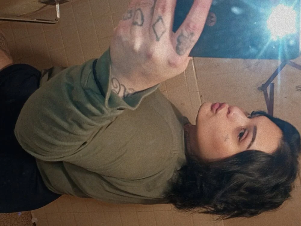 دردشة Thick_ally13 الجنسية دون اتصال