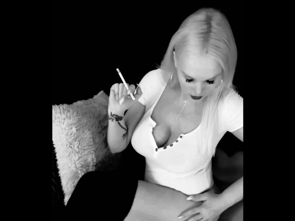 Daisy_Hotwife Offline XXX-chat