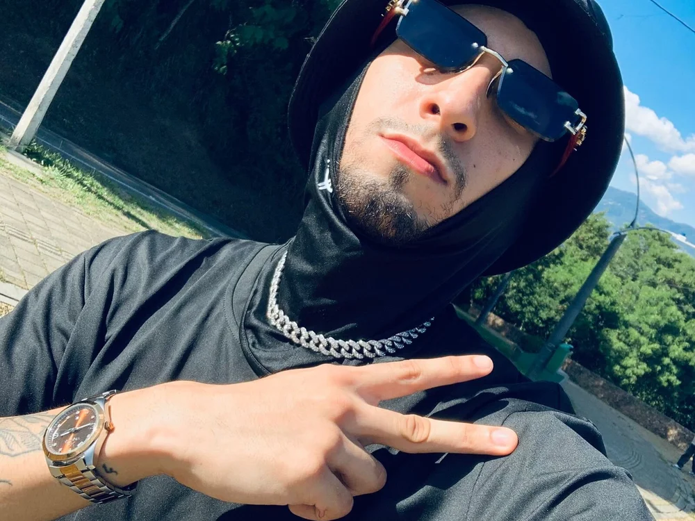 azraelsexyhot Obrolan XXX Offline