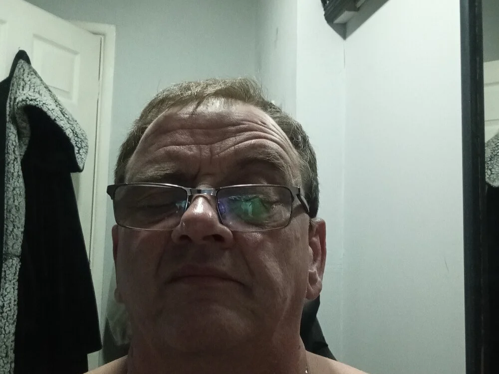 letsgetsticky54's Offline XXX Chat