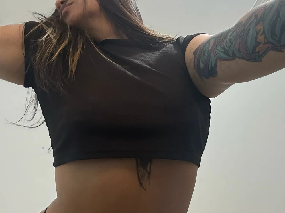 erotic_samanta's Offline Chat Room