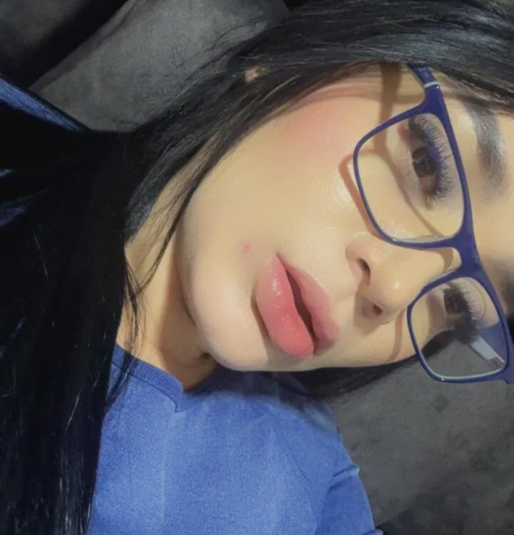 Kitty_Hot66_n Offline XXX chat