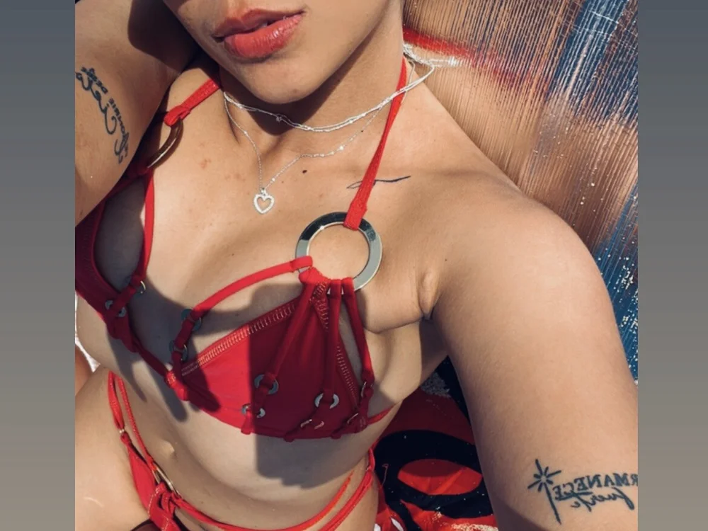 Chatroom XXX hors ligne de Tati_Mohanaa