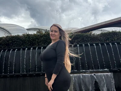 Mooncurves Female Bigassbigtits Webcam Nude