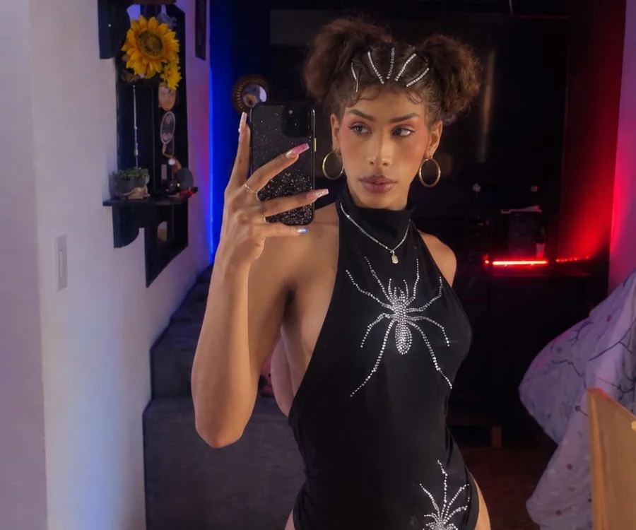 Naugth_channel_ts Chat XXX offline