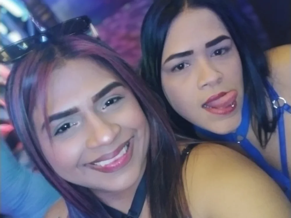 danielaandsharlottweb_09's Offline XXX Chat