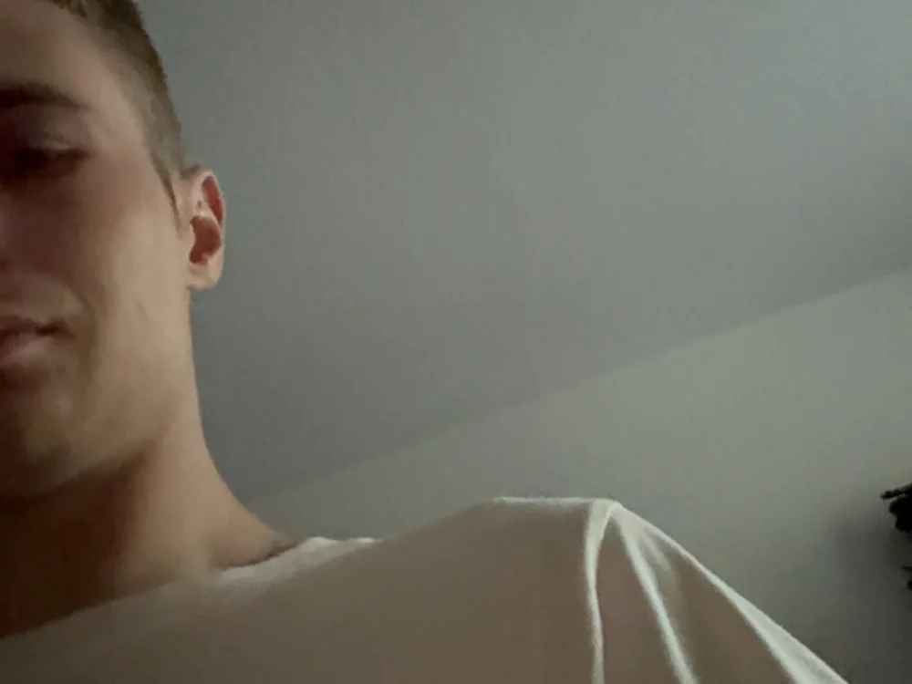 SoloBoy03 Adlı Modelin Çevrimdışı XXX Sohbeti