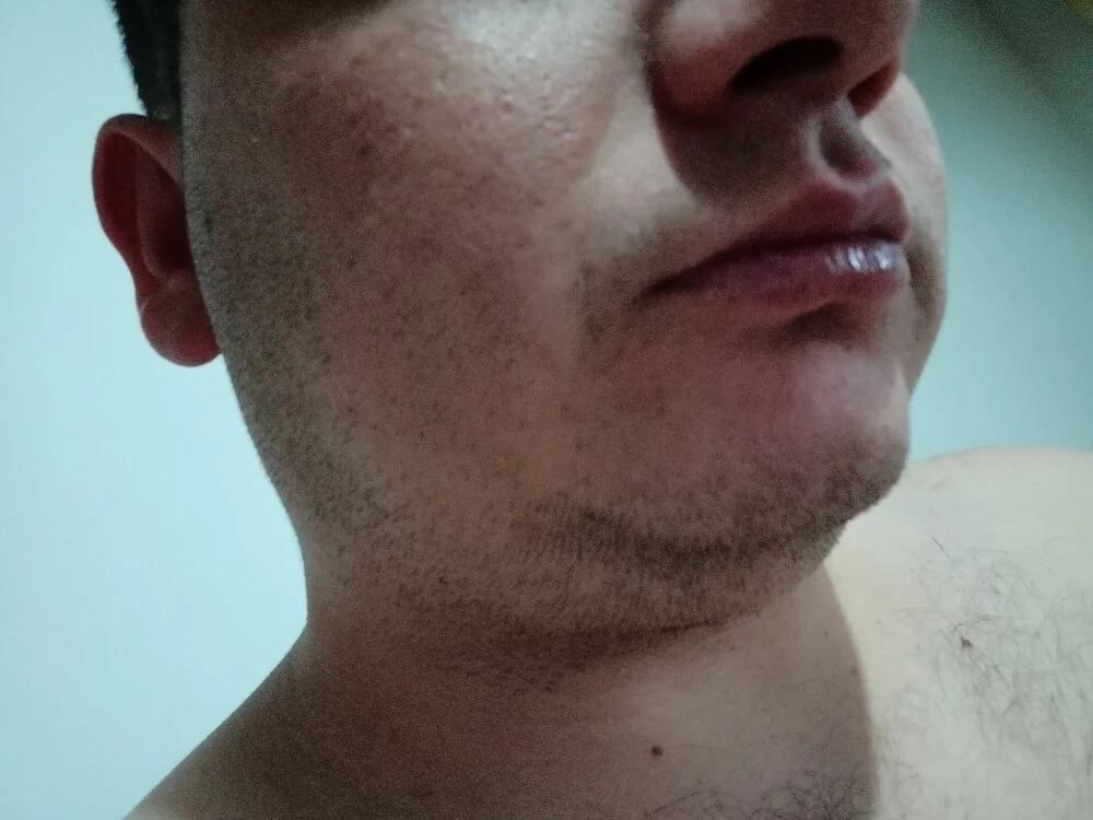 davidkigyo Offline XXX-chat