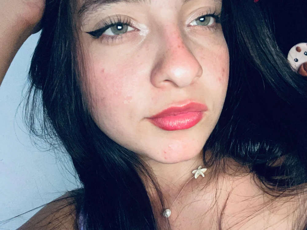 mandyy_petite's Offline Chat Room