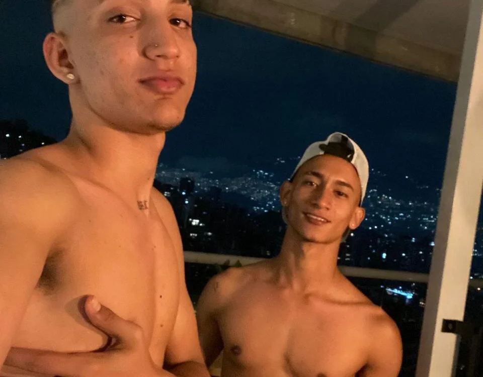 Hot_Latinboys01's Offline XXX Chat
