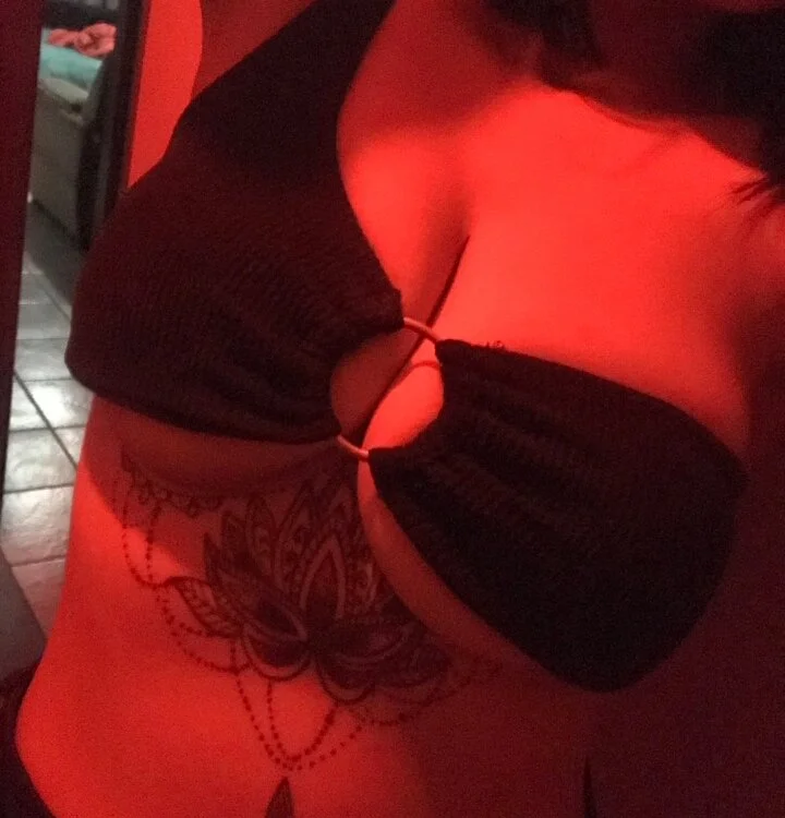 Catmila94 Offline XXX-chat