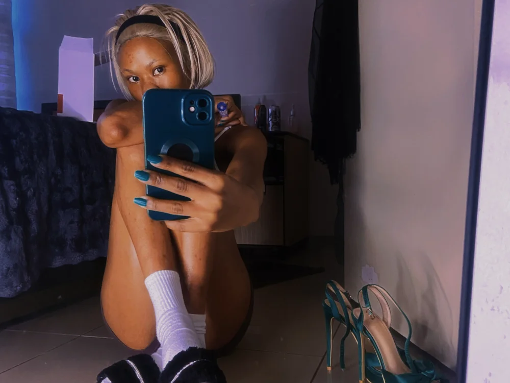sexyAzania offline XXX-chat
