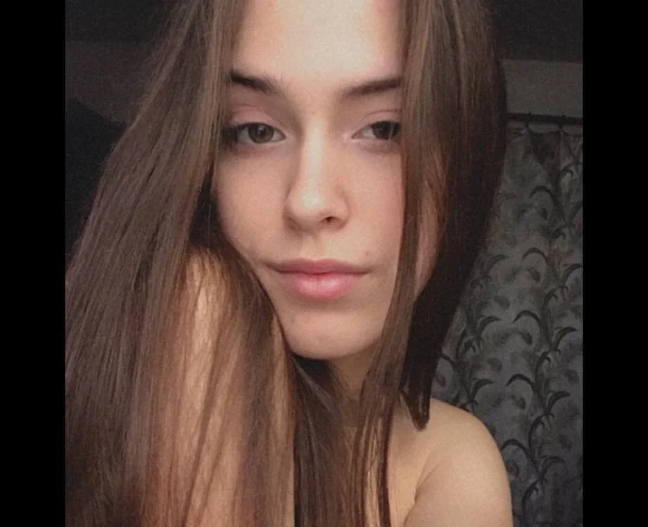 Pretty_Polina's Offline Chat Room