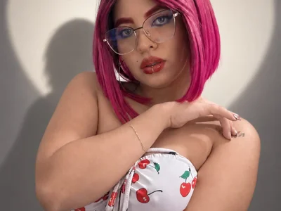 Honeey_Noir Female Cowgirl Online Webcam Striptease