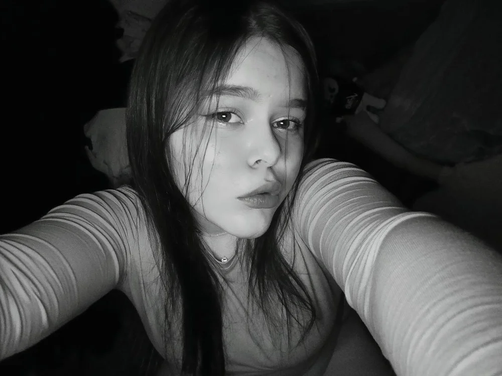 Lisa_Terryn Offline XXX chat