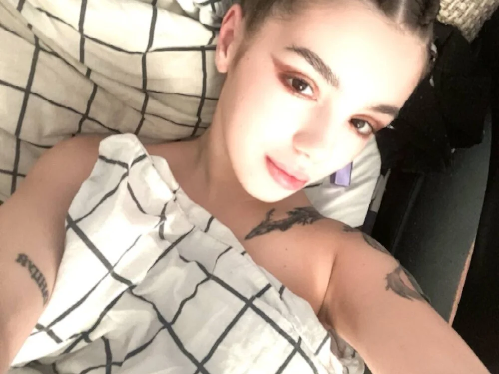 lionarey – Offline XXX chat