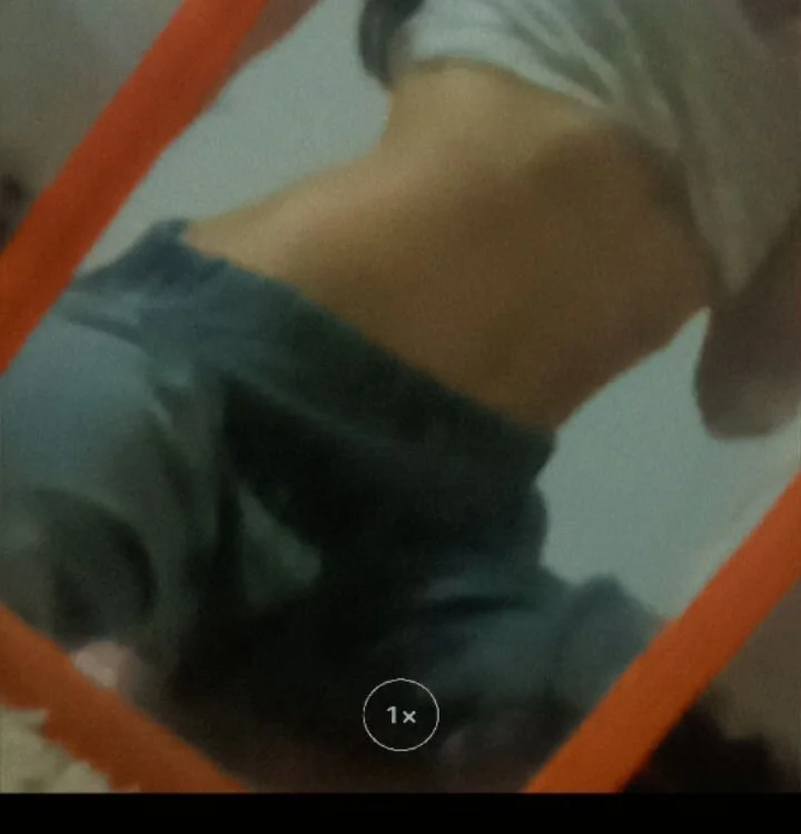 Madelaine_T18's Offline XXX Chat