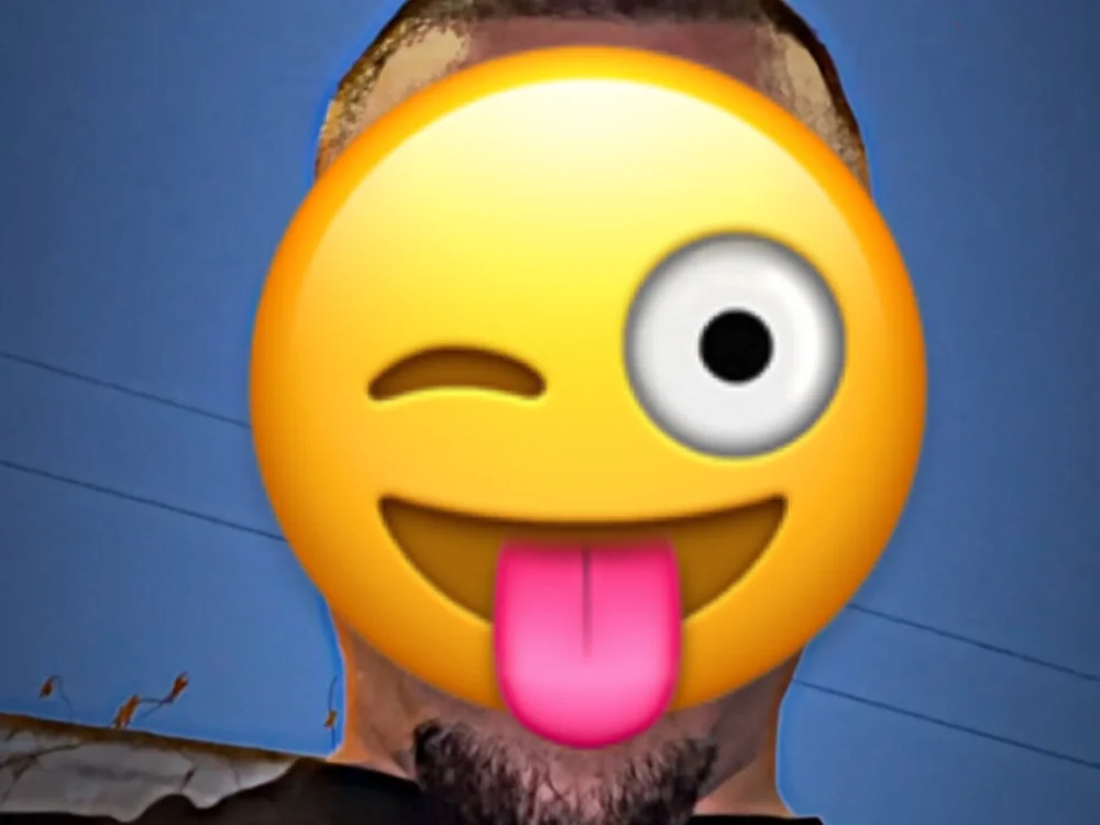 24yrsGr's Offline Chat Room