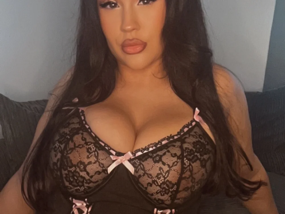 anniethebaddiee's most recent online preview