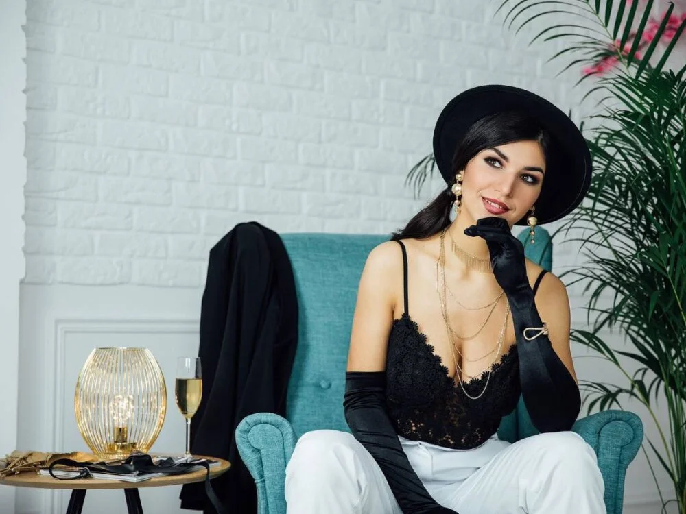 MonicaVii Chat XXX Ngoại tuyến