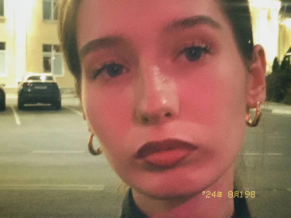 ElviaAlison offline chatrum