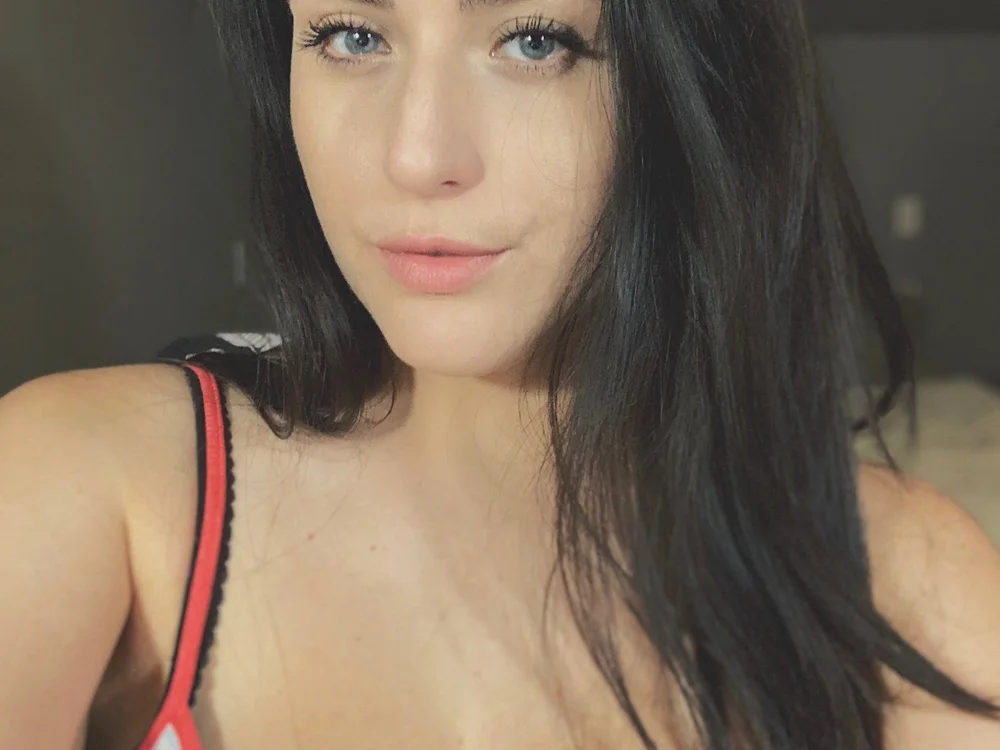 lunamoonxo's Offline XXX Chat