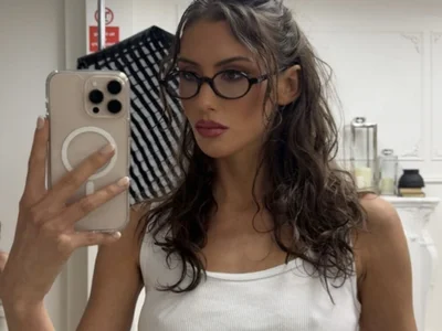 MilaRenee on StripChat