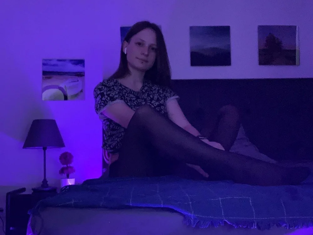 Helena_Wolf offline chatrum