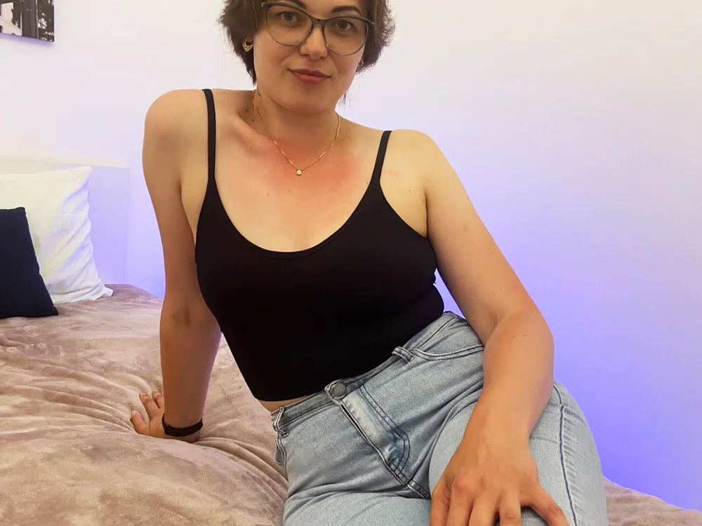 Juna_it_is' Offline Chat Room