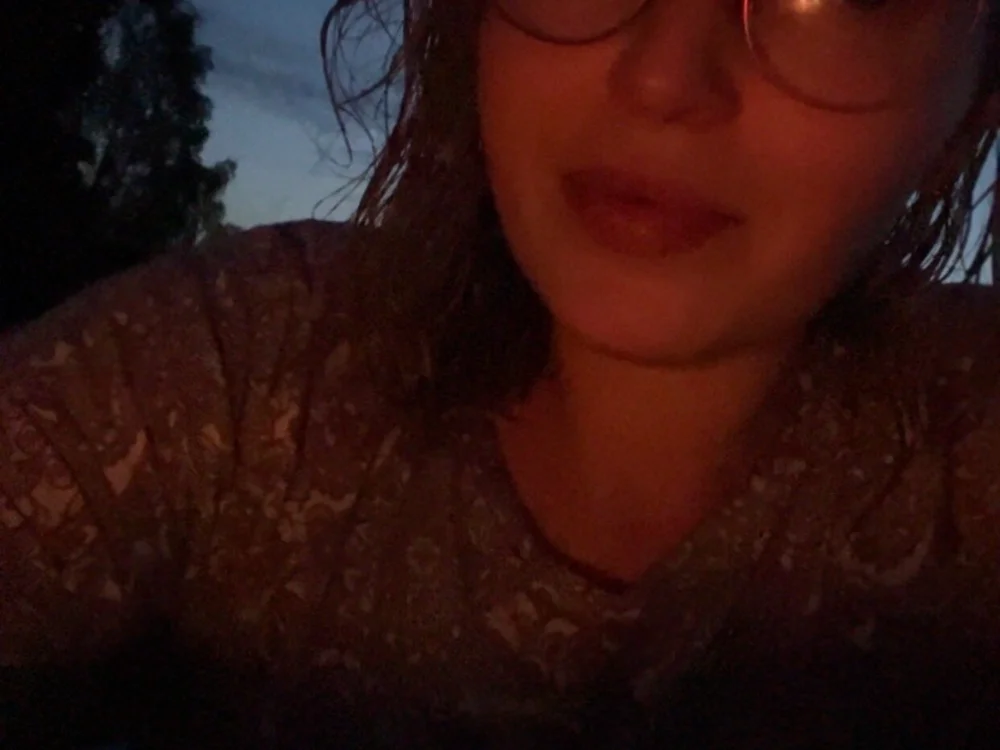 milfcheen977's Offline XXX Chat