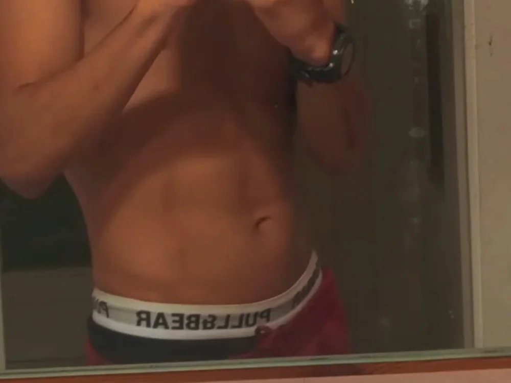 Latinoboyhot19's Offline XXX Chat