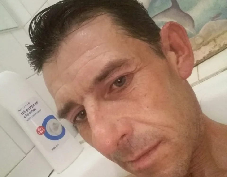 Hardcaveman100 Chat XXX Ngoại tuyến