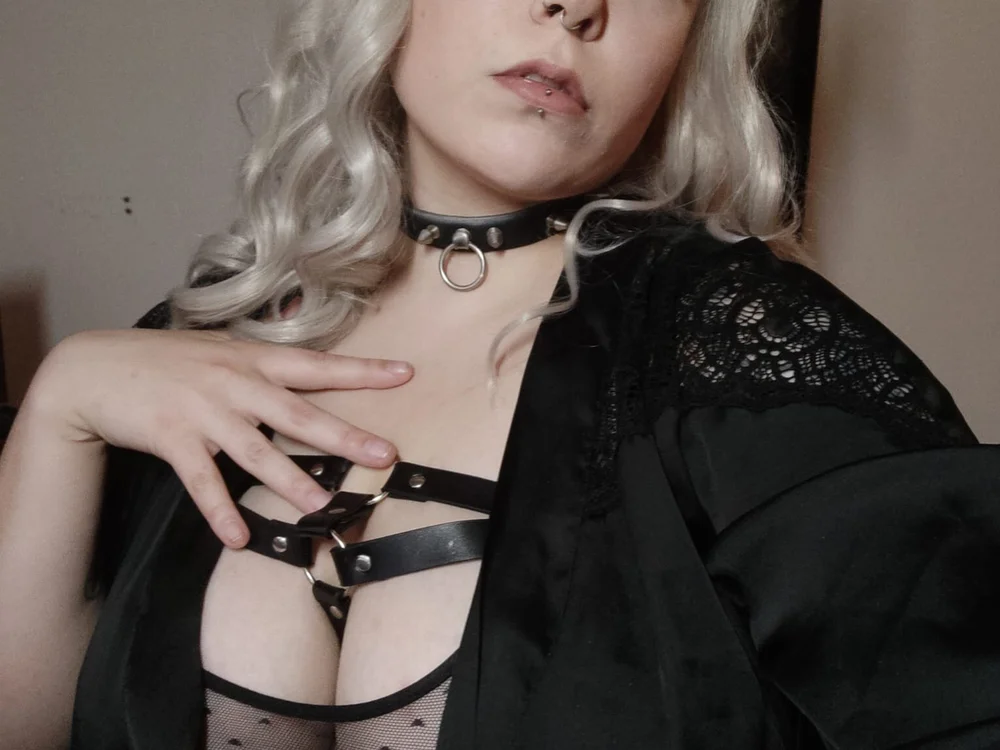 Asmodea666's Offline Chat Room