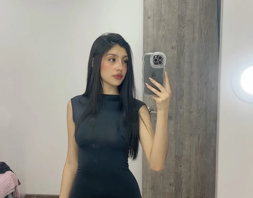 skarleth_b_ 離線 XXX 聊天